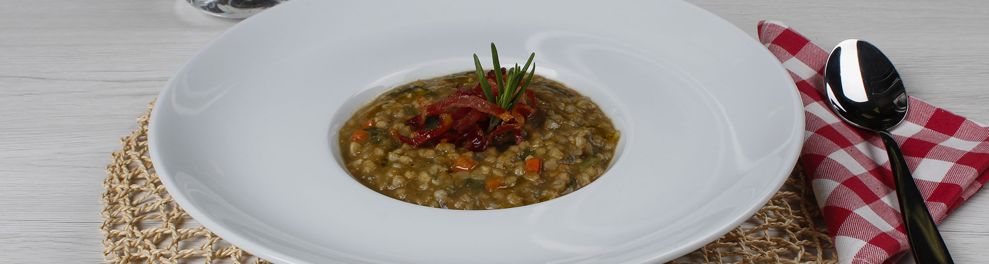 Minestra di grano saraceno con speck croccante al rosmarino - Ricette Findus