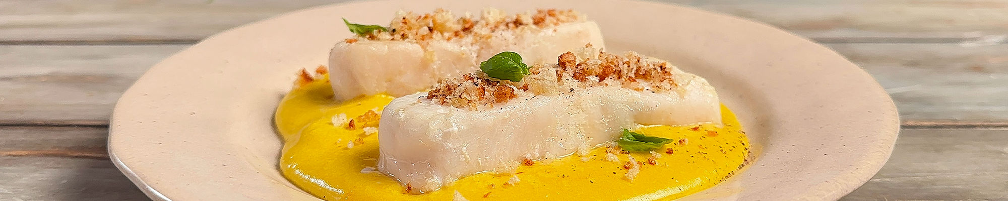 Fiori di Merluzzo Findus con crema allo zafferano e patate e crumble di pane e basilico – ingredienti e preparazione 