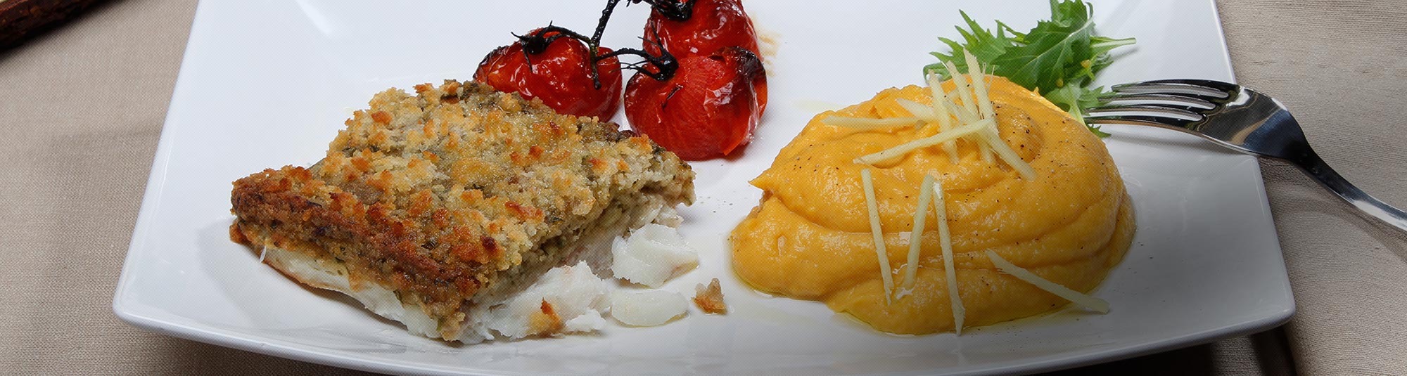 Merluzzo Gratinato con Funghi con purè di patate 