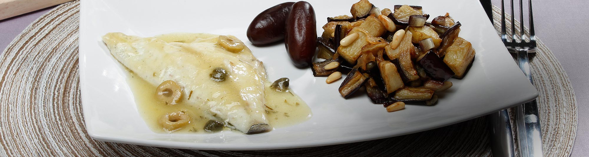 Orata con capperi e olive con caponatina di melanzane