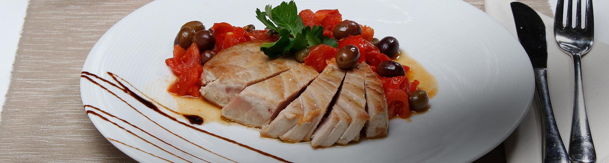 Ricetta Tagliata di Tonno con pomodori, olive e capperi  - Ricette Findus