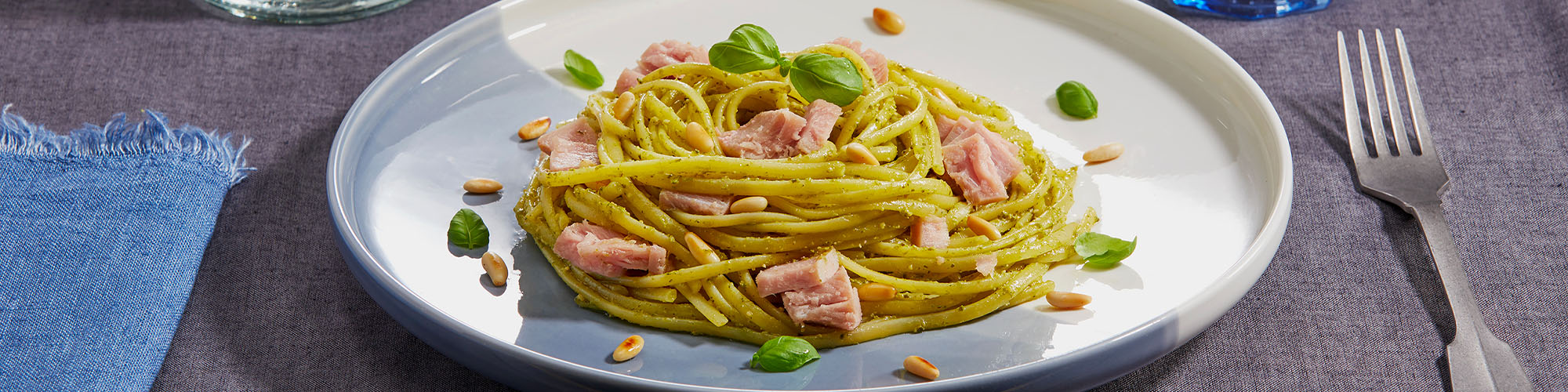 Linguine al Pesto con Tonno