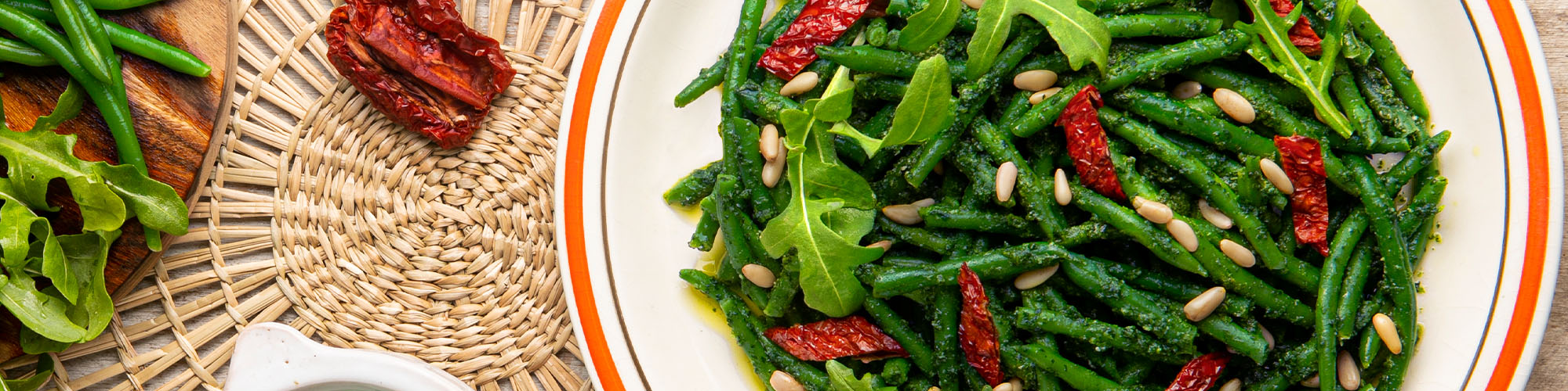 Insalata di Fagiolini Primavera al pesto di rucola e pomodori secchi