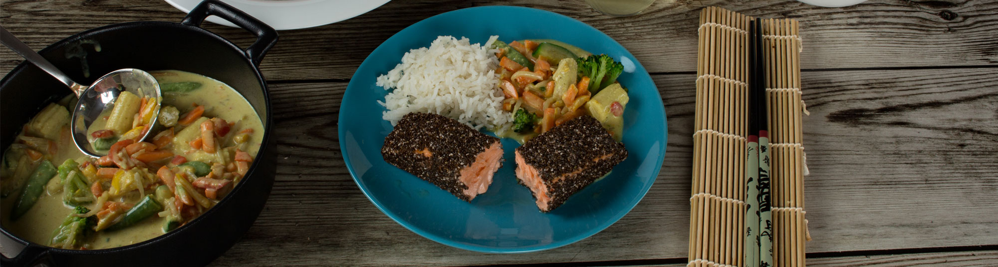 Rezept für Lachs mit Chia Samen Kruste und Thai Gemüse